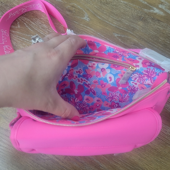 Lilly Pulitzer cross body - Picture 3 of 3